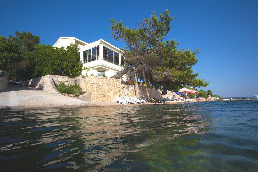 Hotel Vila 4m Ražanac Esterno foto