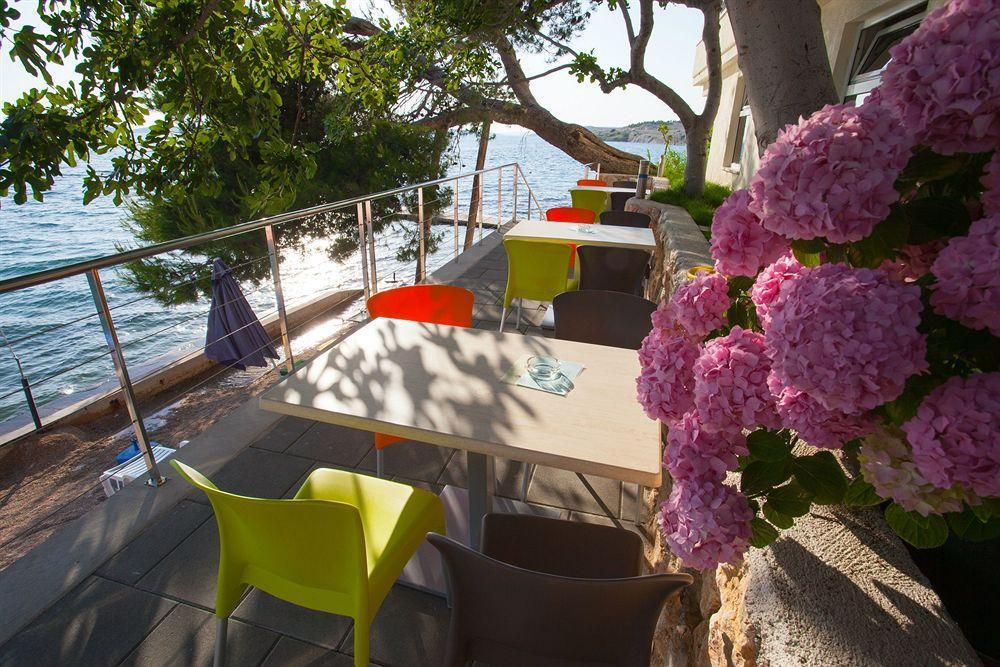 Hotel Vila 4m Ražanac Esterno foto