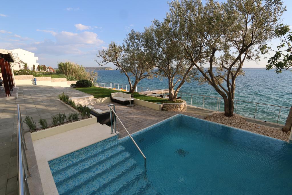 Hotel Vila 4m Ražanac Esterno foto