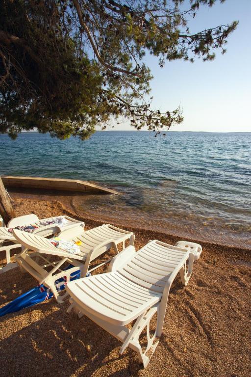 Hotel Vila 4m Ražanac Esterno foto