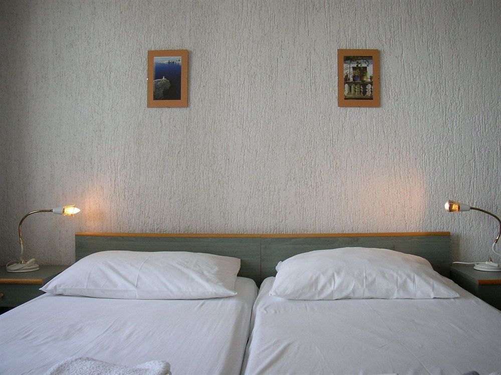 Hotel Vila 4m Ražanac Esterno foto