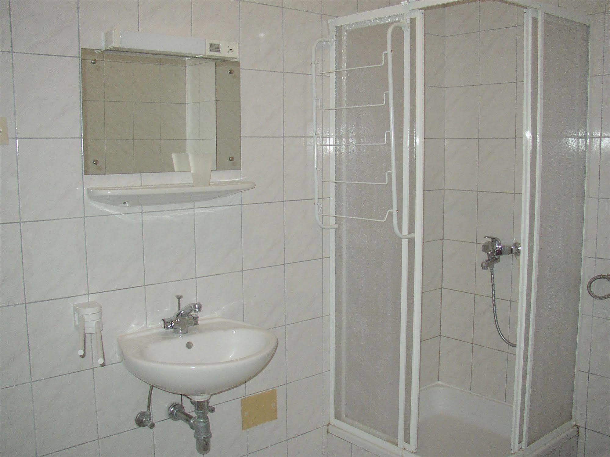 Hotel Vila 4m Ražanac Esterno foto