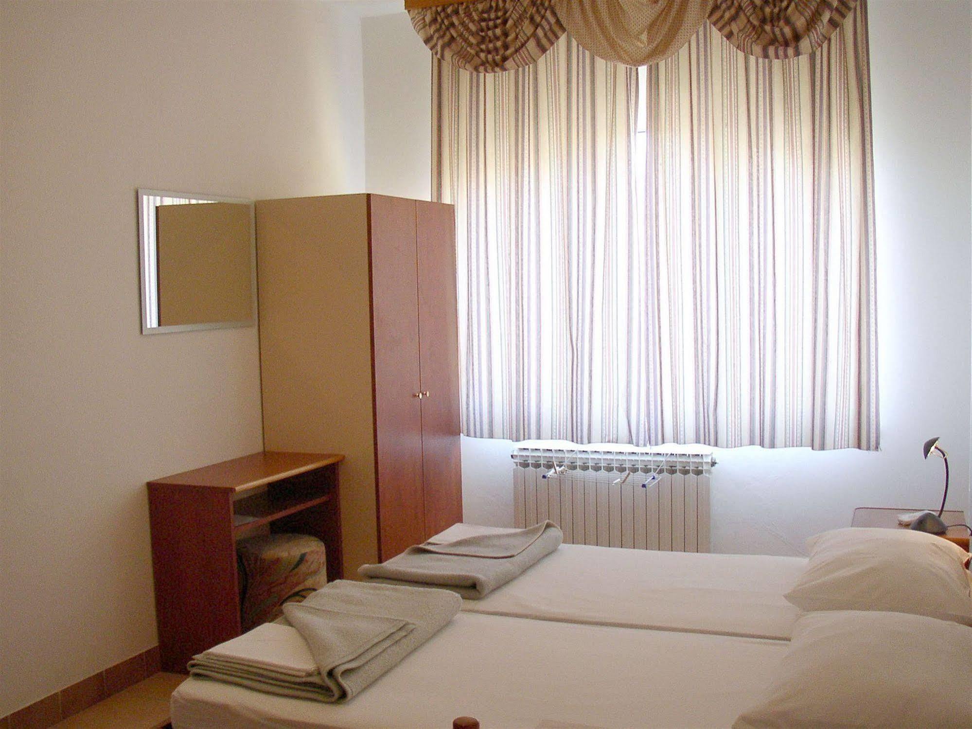 Hotel Vila 4m Ražanac Esterno foto
